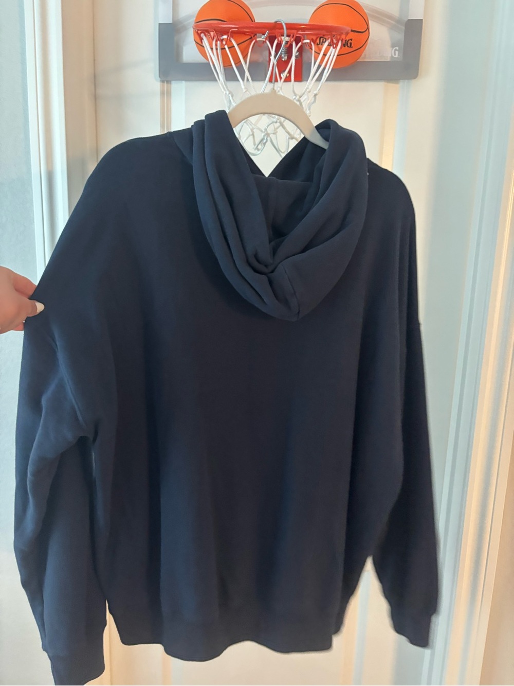 Men Sweater Subcategory Classification - Picture 2 of 3